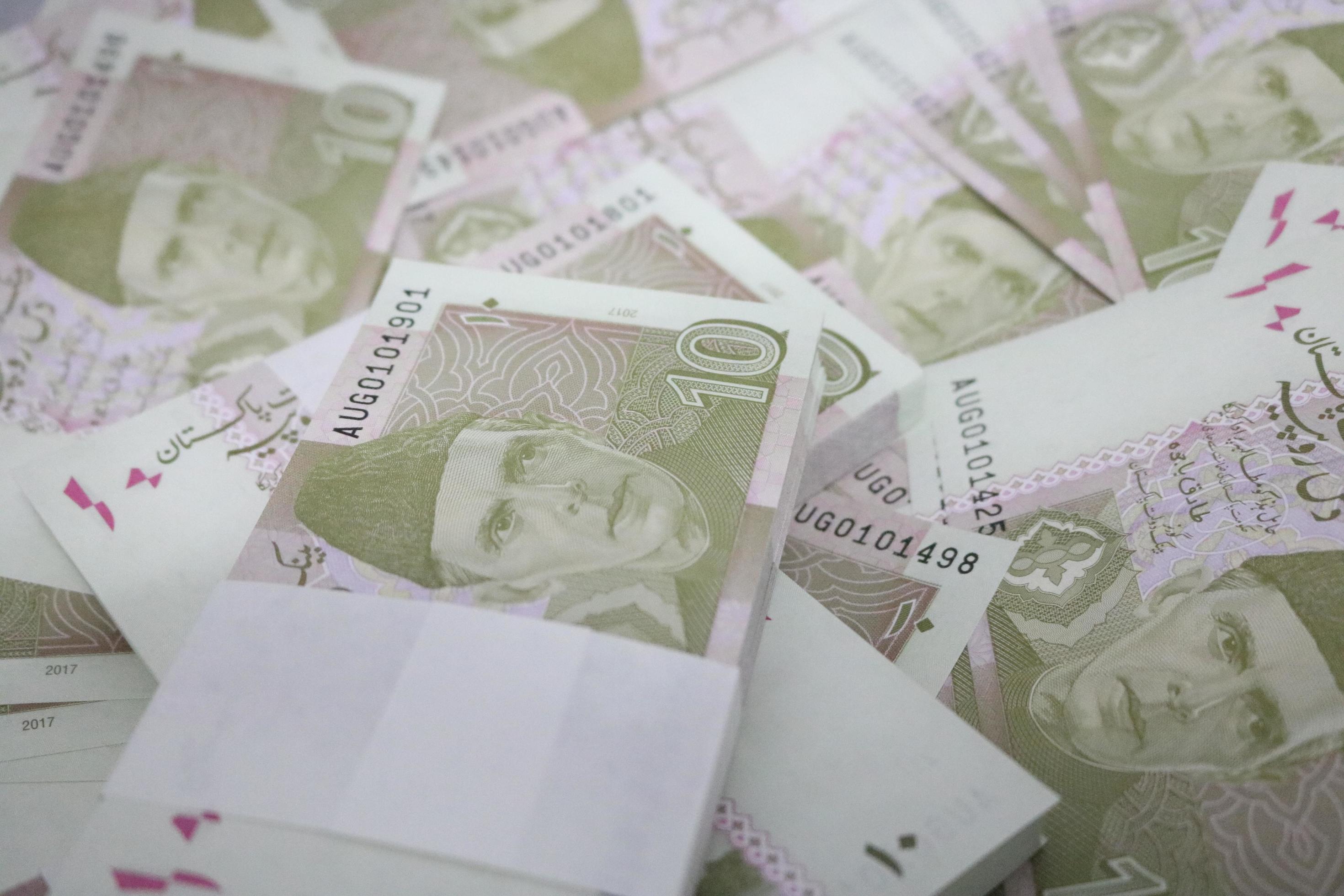 SBP Clarifies Rs10 Note Has Not Been Discontinued